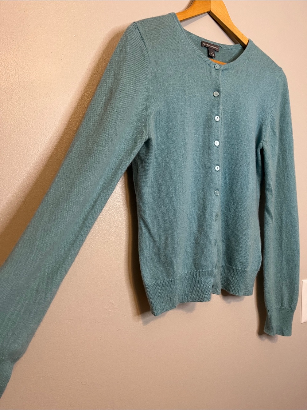100% Cashmere Apt. 9 Women's Light Blue Crewneck Button Cardigan - Picture 5 of 11